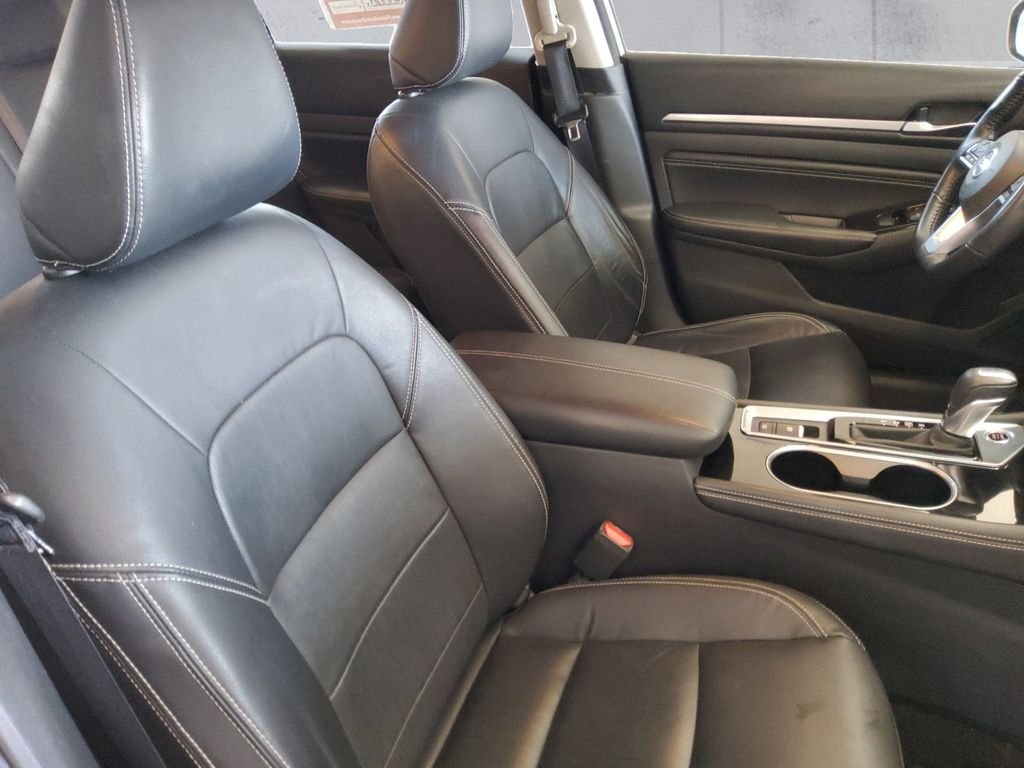 Used 2022 Silver Nissan 2.5 SL image 14