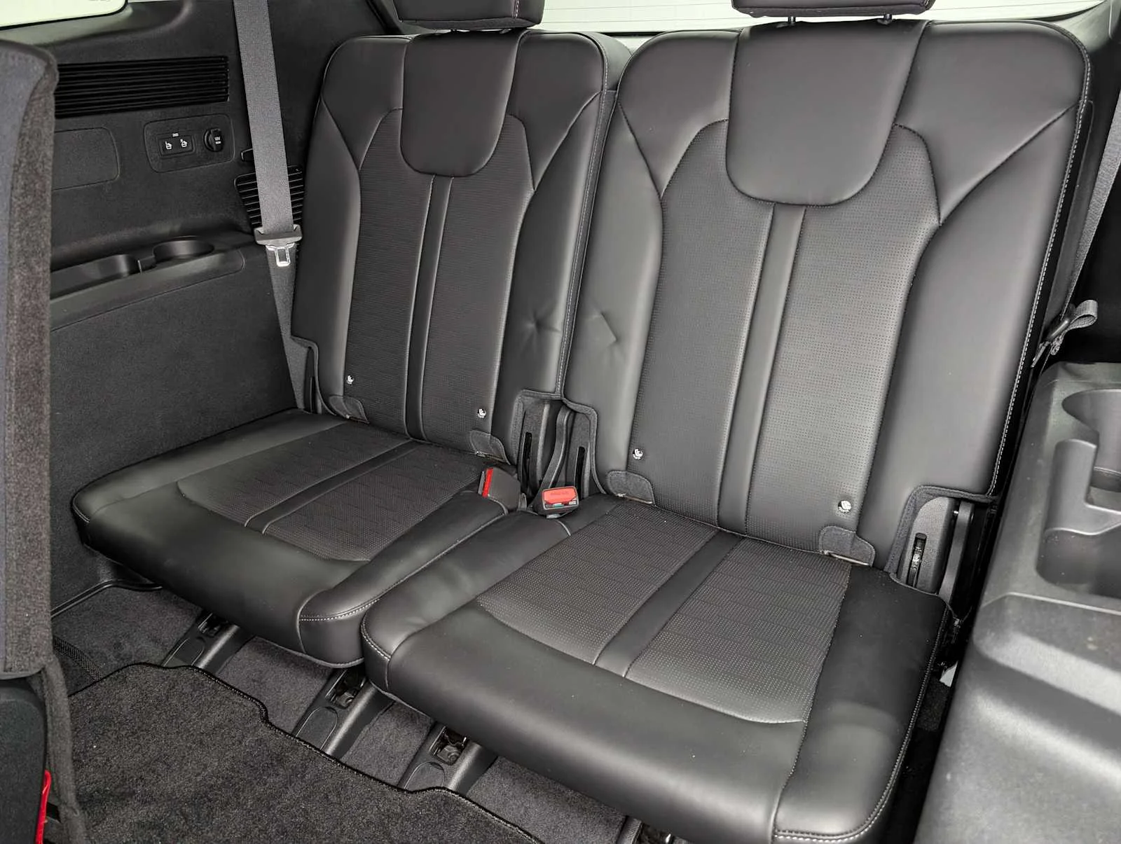 Used 2025 Glacial White Pearl Kia S image 23