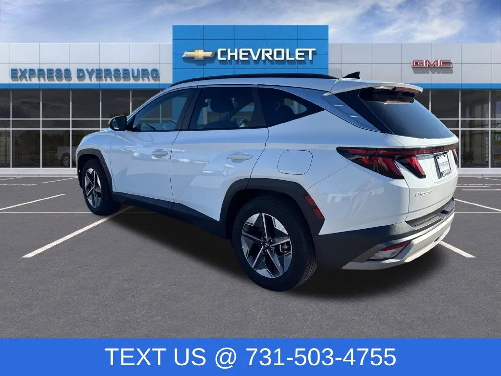 Used 2025 White Hyundai SEL image 5