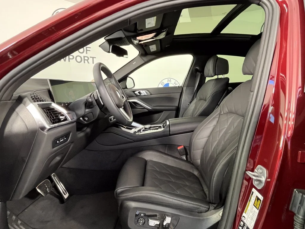 Used 2026 Red Metallic BMW xDrive40i image 21