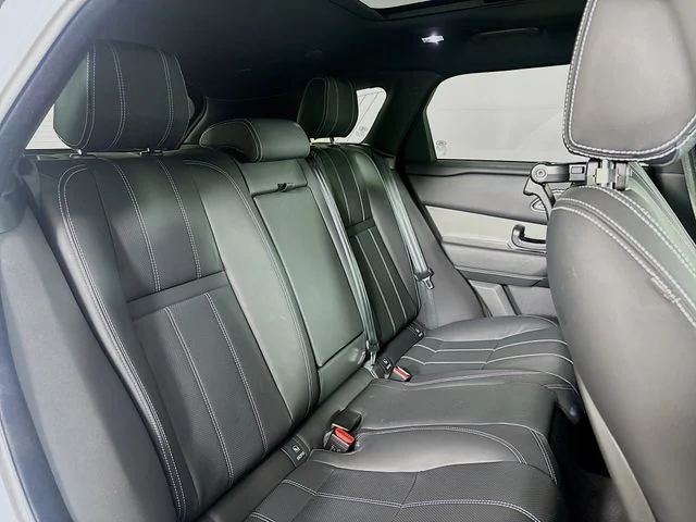 Used 2021 White Land Rover S image 27