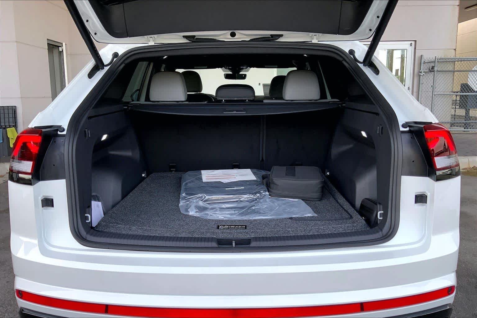 2026 Volkswagen Atlas Cross Sport SEL R-LINE - Photo 20