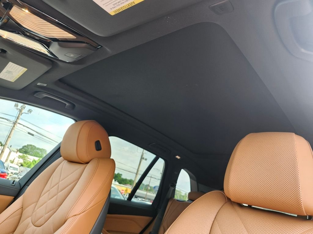 New 2026 White BMW xDrive40i image 18