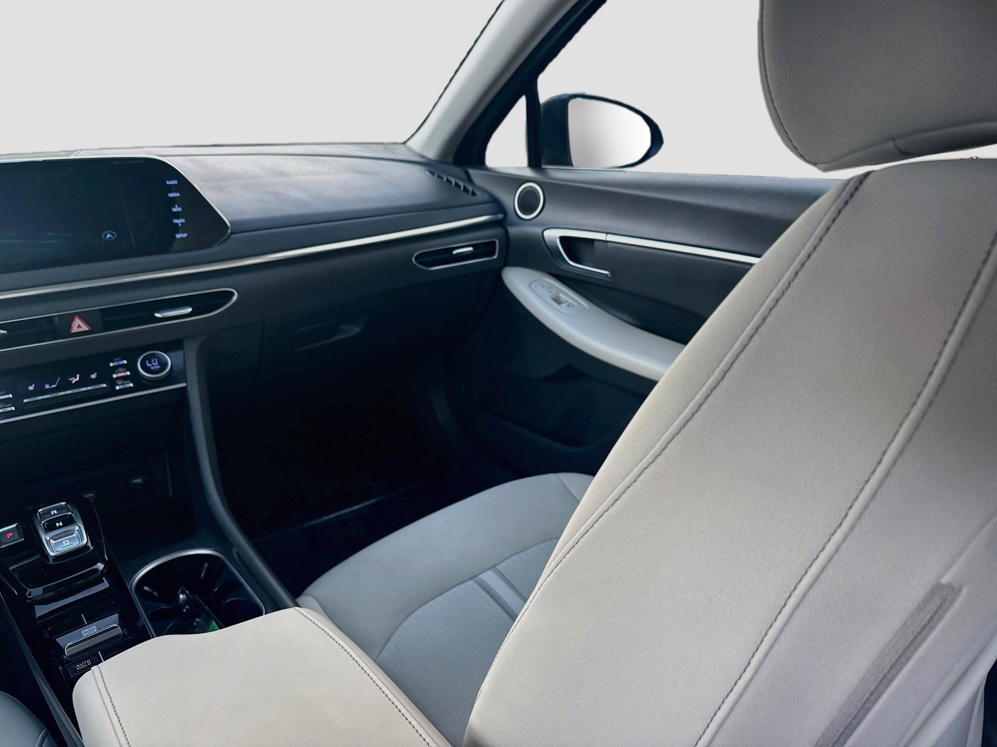 Used 2023 Hampton Gray Hyundai SEL image 19