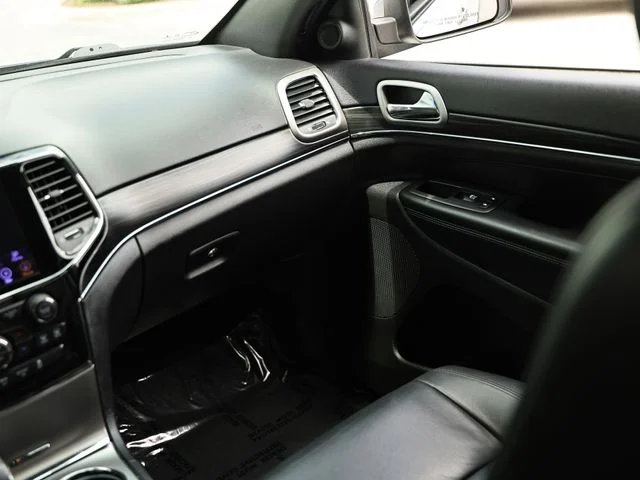 Used 2019 Bright White Clearcoat Jeep Limited image 28