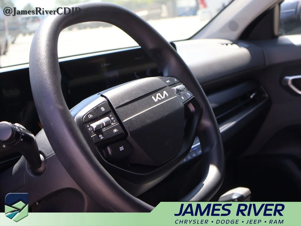 Used 2025 Blue Kia LXS image 24