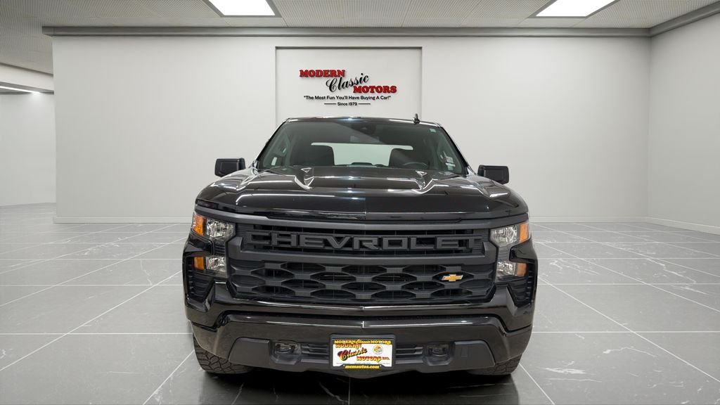 Used 2022 Black Chevrolet Custom image 8