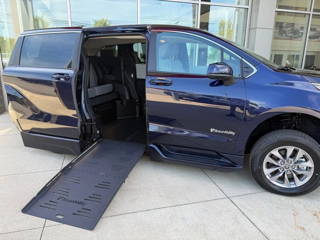 Used 2026  Toyota LE image 25