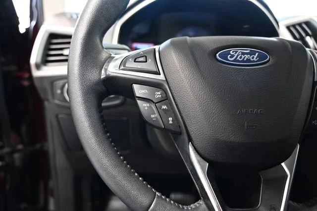 Used 2020 Red Ford SEL image 21