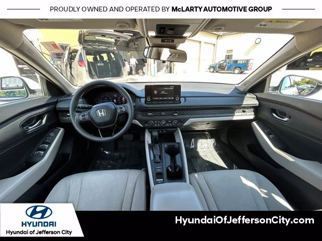 Used 2024 White Honda EX image 15