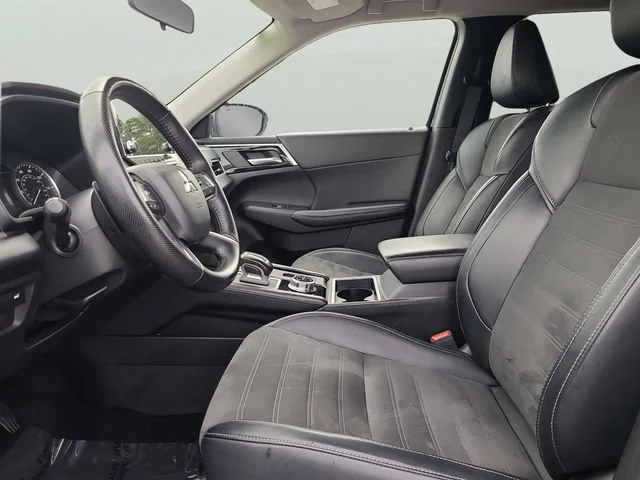 Used 2024 Black Mitsubishi SE image 20
