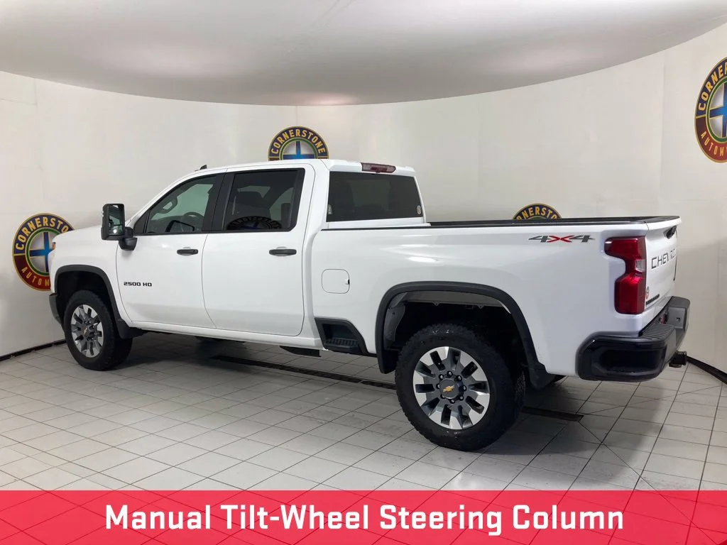 Used 2023 White Chevrolet Custom image 22