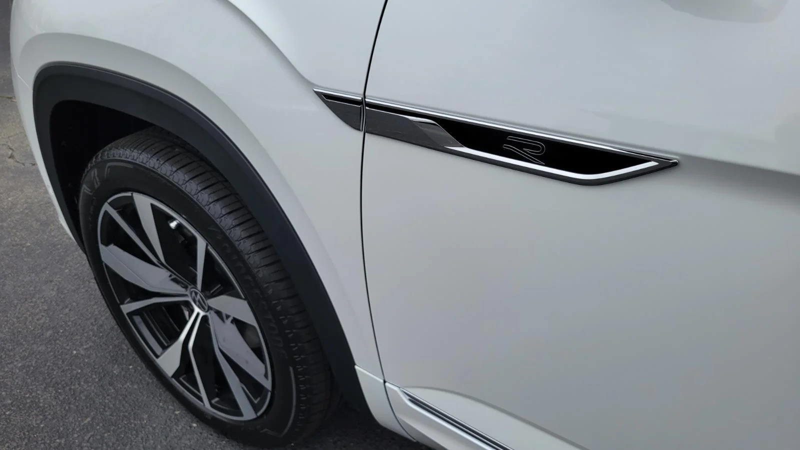New 2026 Opal White Pearl Volkswagen 2.0T SEL Premium R-Line image 18
