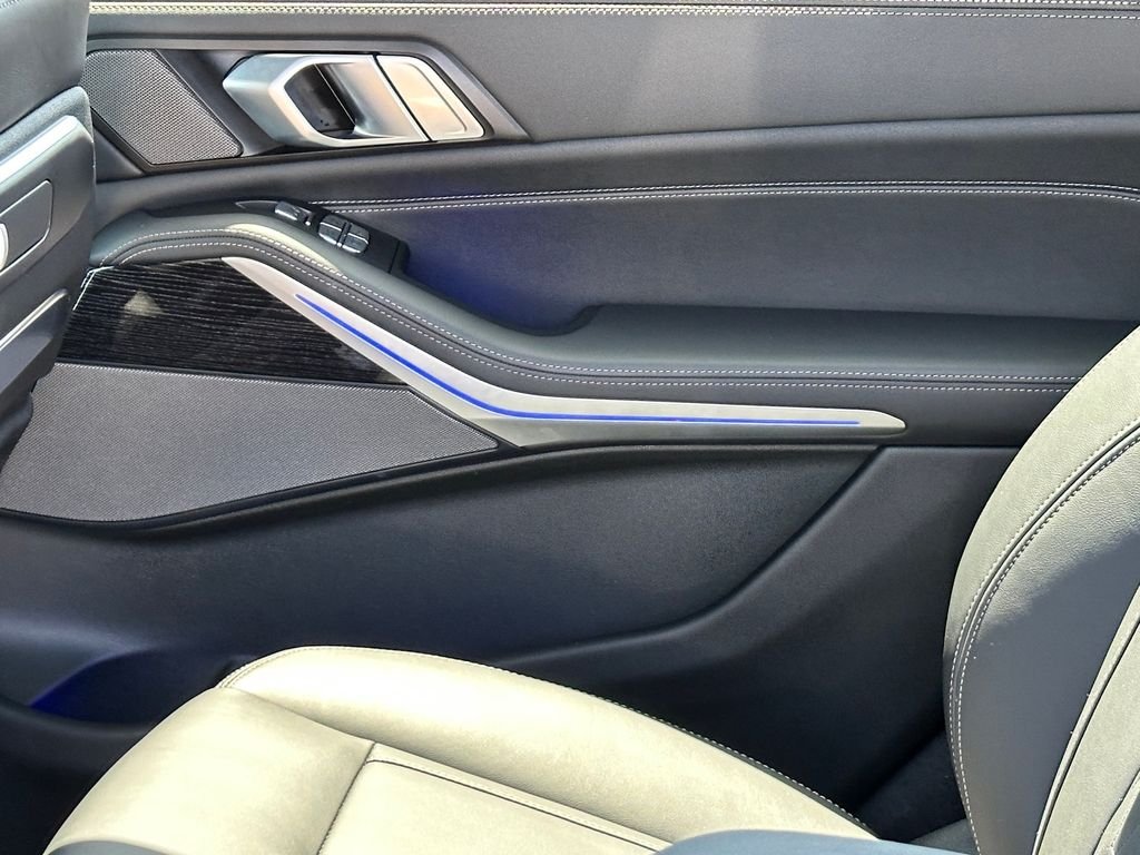Used 2024 Gray Metallic BMW xDrive40i image 31