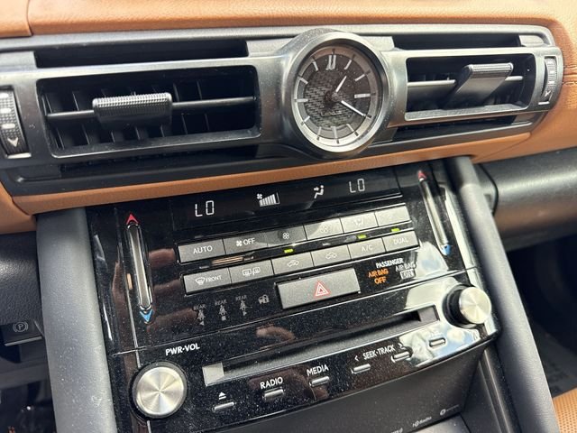 2024 Lexus IS 300 - Photo 19