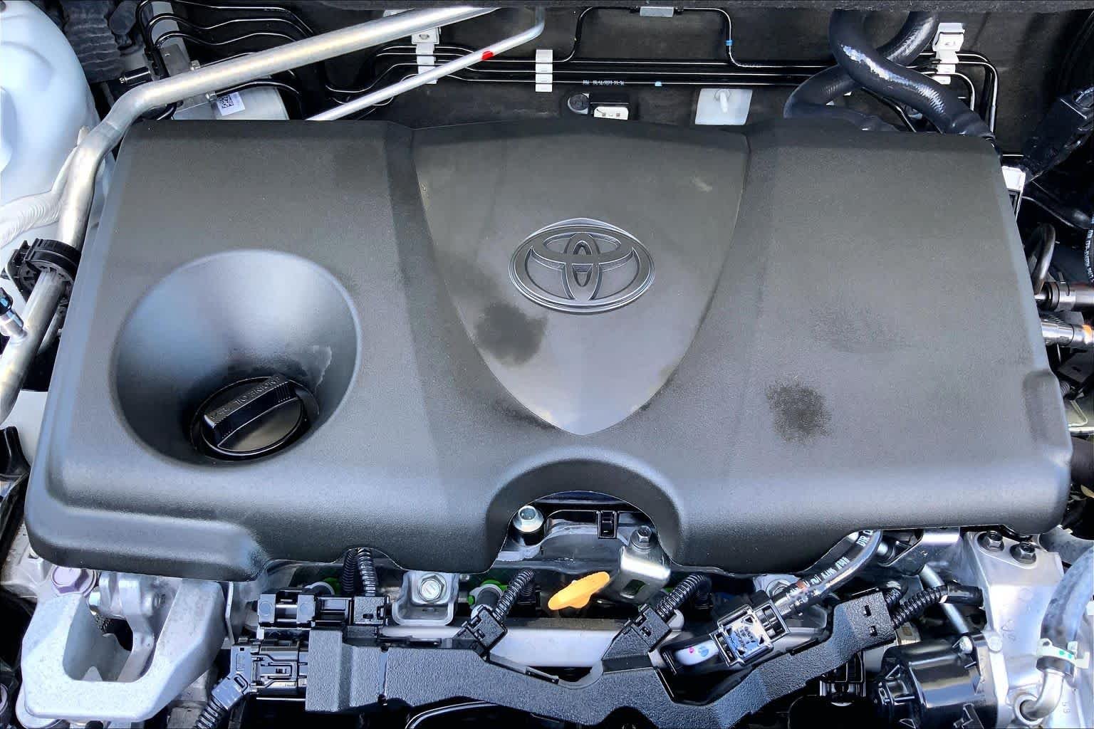Used 2023 Ice Cap Toyota LE image 32