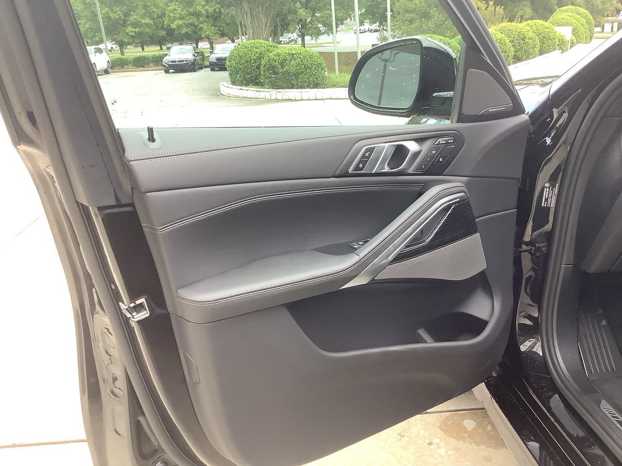 New 2027 Black Sapphire Metallic BMW xDrive40i image 19