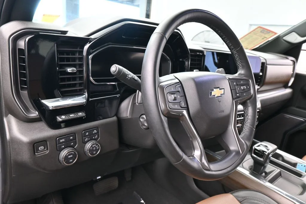 Used 2024 Sterling Gray Metallic Chevrolet High Country image 17