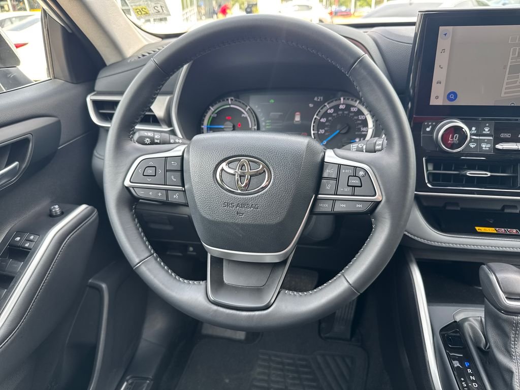 Used 2026 Beige Toyota XLE image 27