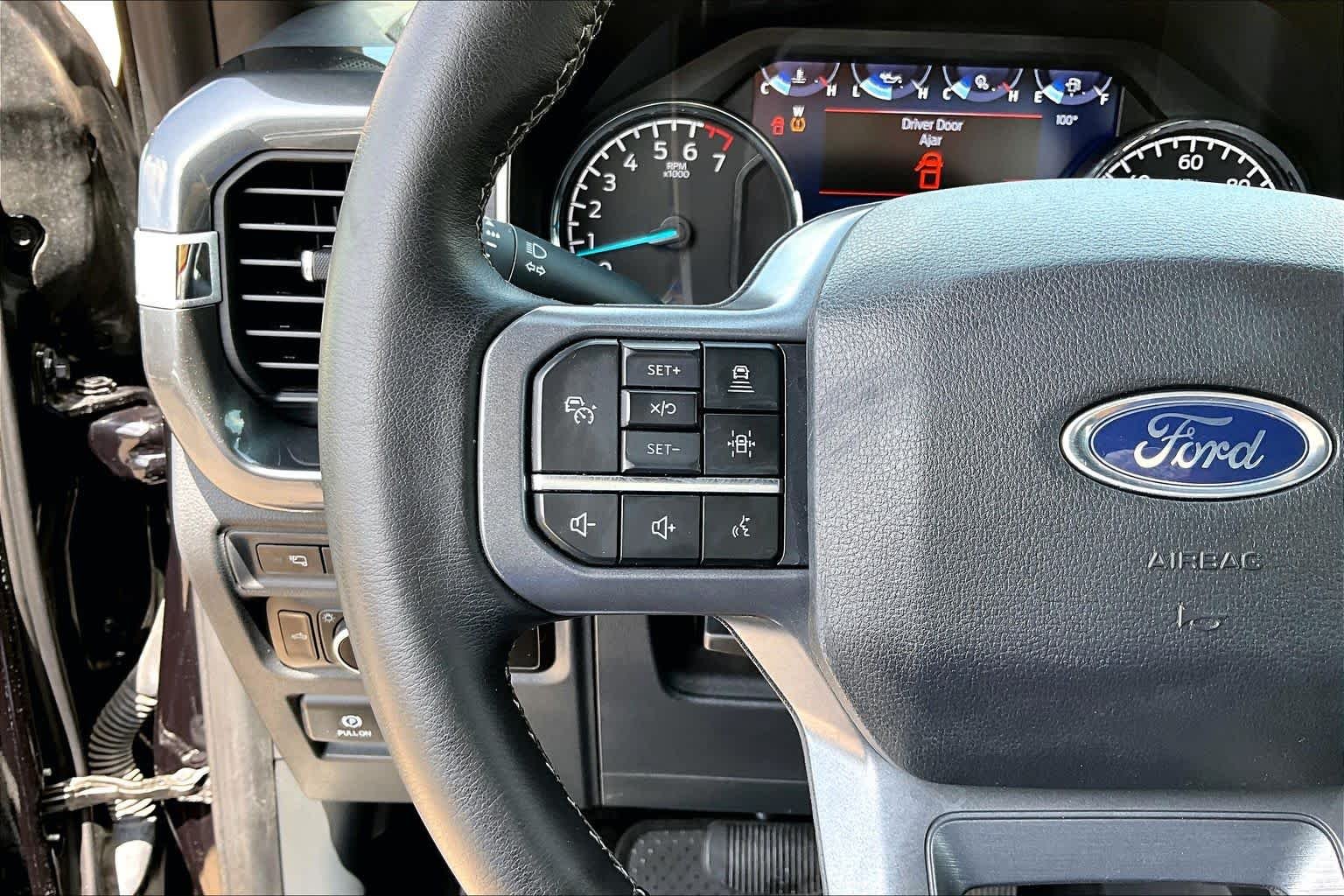 Used 2023 Agate Black Metallic Ford XLT image 24