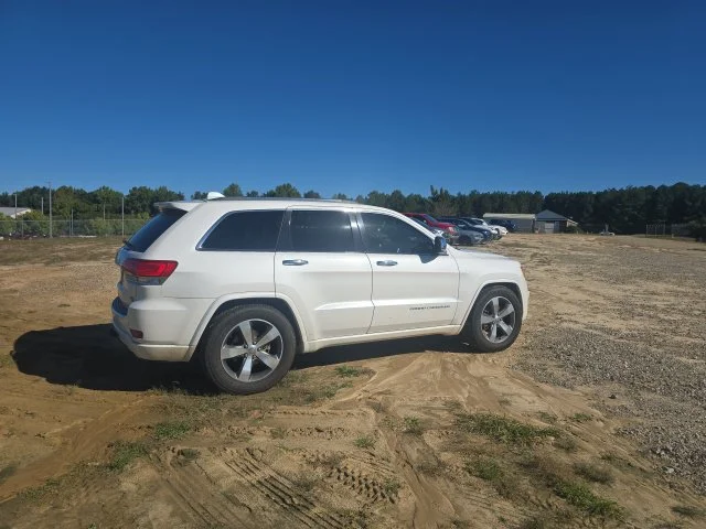 Used 2016 White Jeep Overland image 9