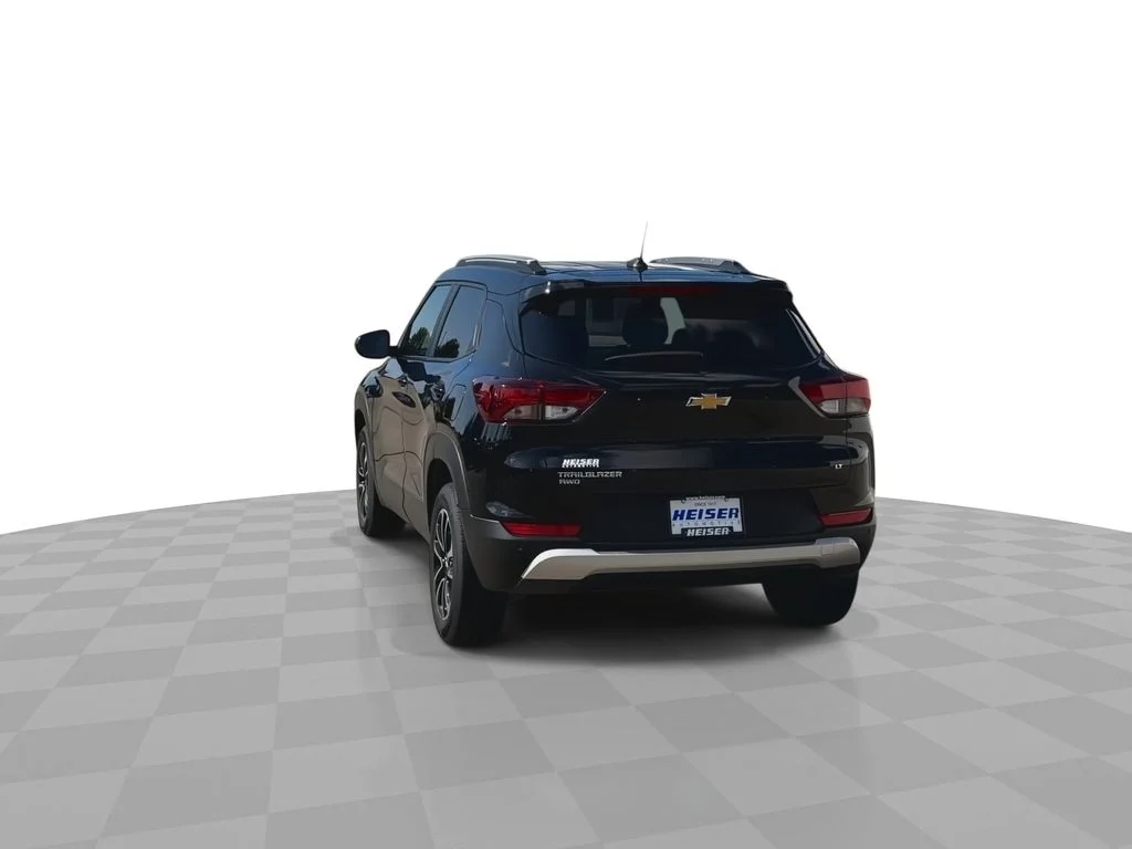 Used 2025 Black Chevrolet LT image 7