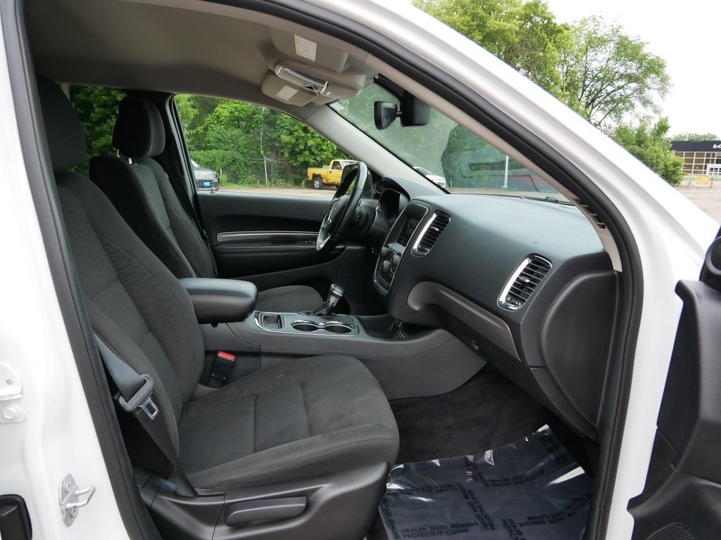 Used 2018 White Dodge SXT image 8