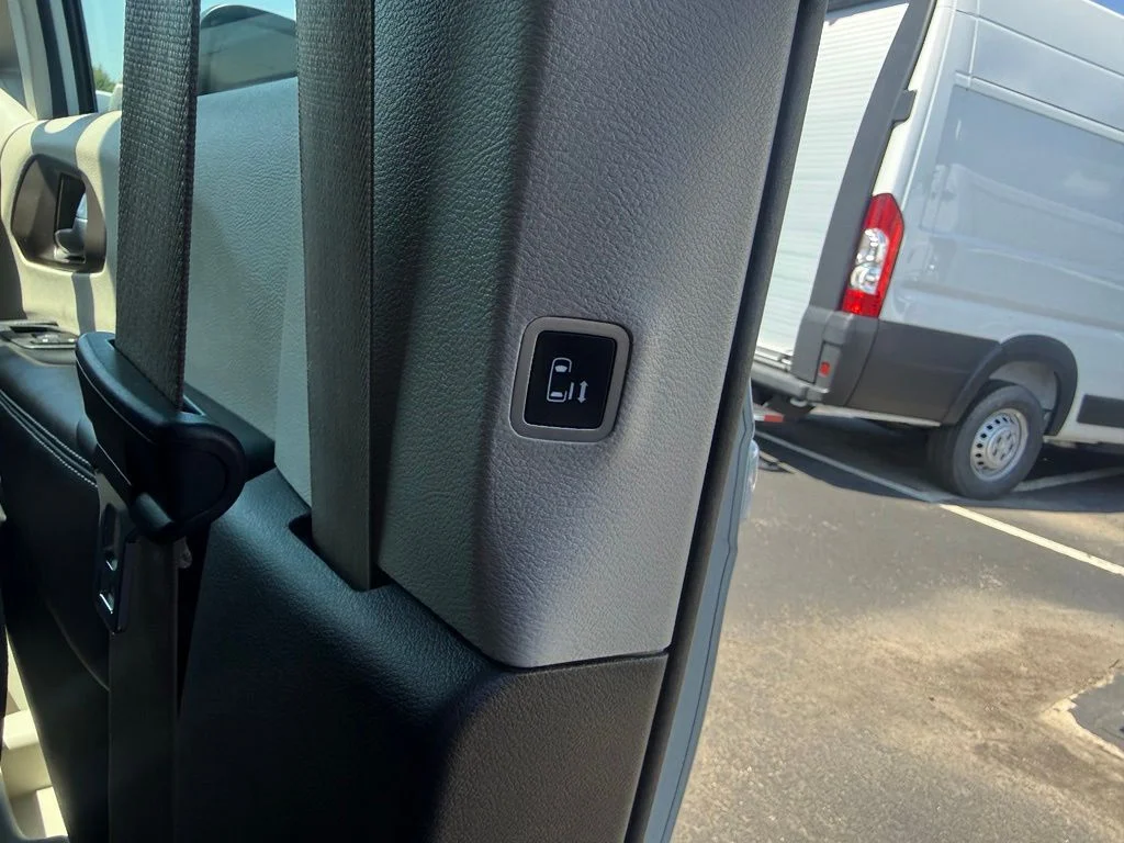 Used 2023 White Chrysler LX image 51