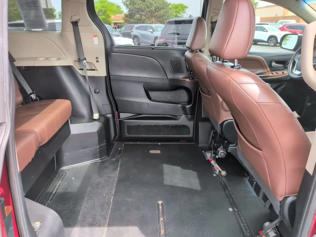 Used 2015 Red Toyota Limited Premium image 2