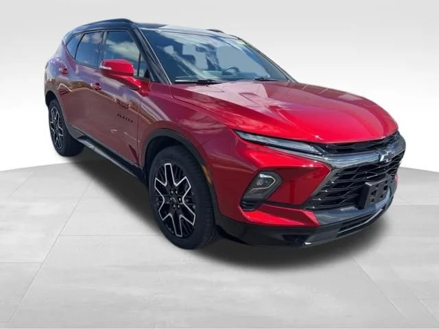 Used 2025 Radiant Red Tintcoat Chevrolet RS image 3