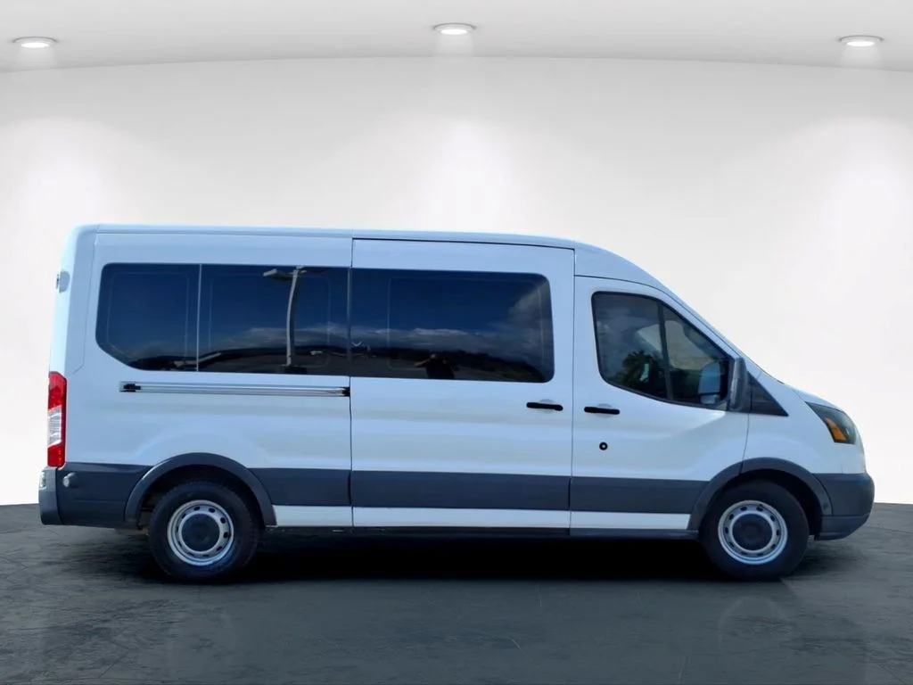 Used 2015 White Ford XL image 5