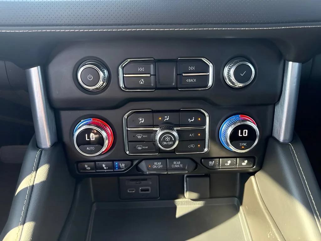 Used 2021 ONYX BLACK GMC SLT image 22