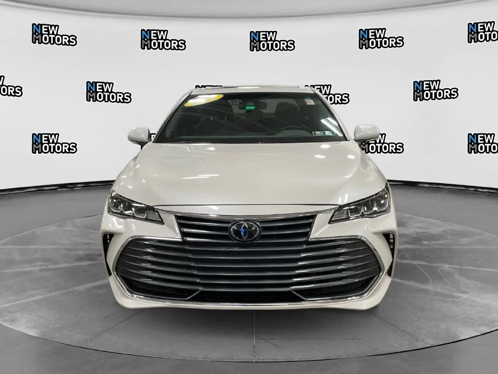 Used 2021 Pearl Toyota XLE image 8