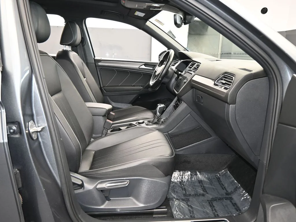 Used 2022 Gray Volkswagen 2.0T SE R-Line Black image 51