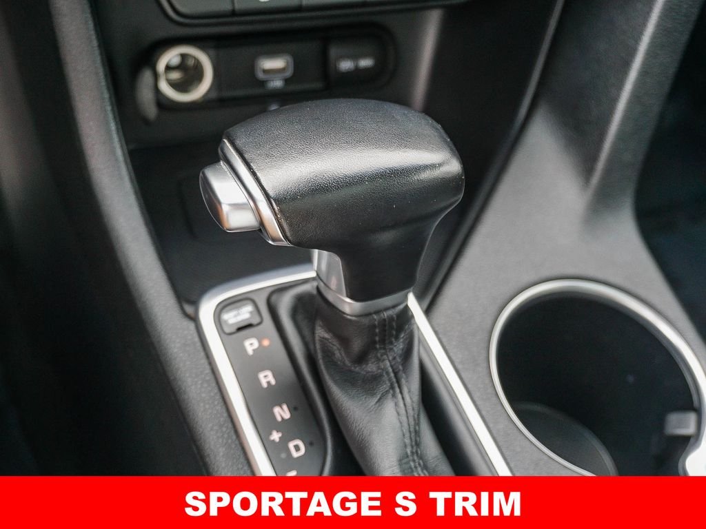 Used 2021 White Kia S image 23