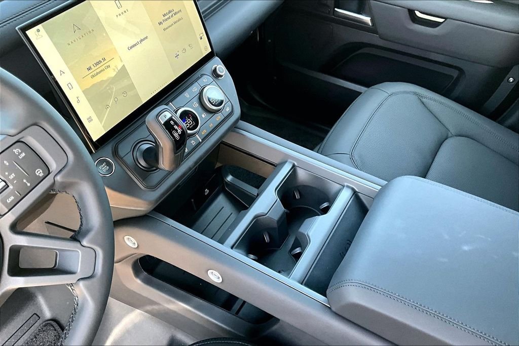 2026 Land Rover Defender X-Dynamic SE - Photo 8