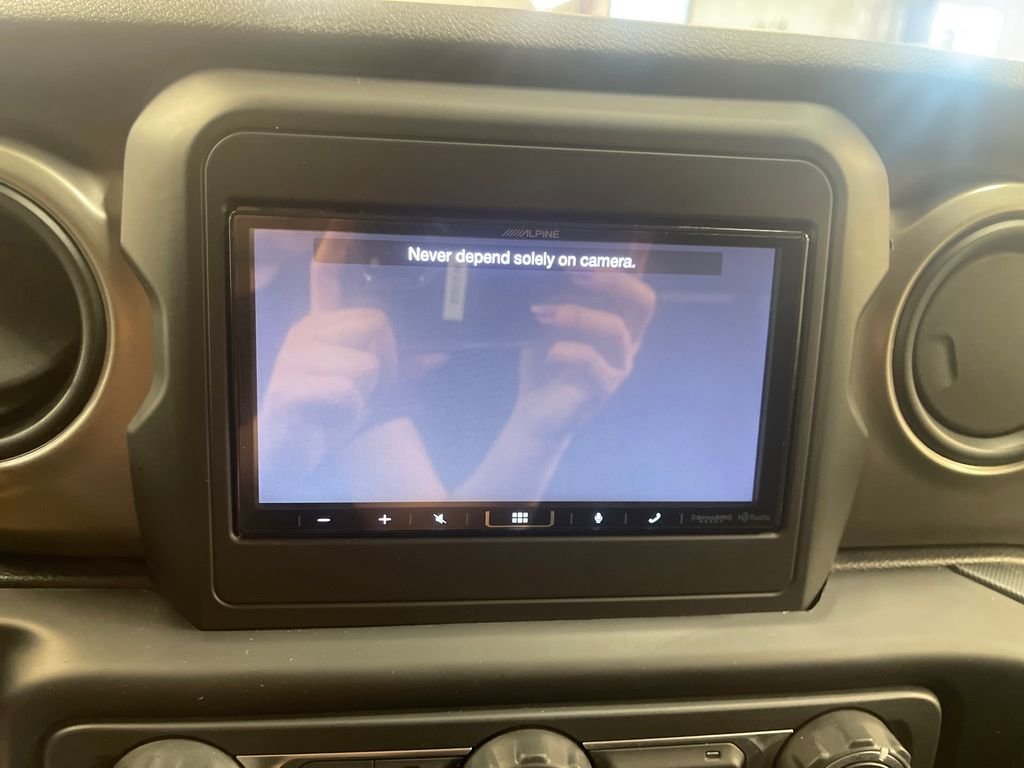 Used 2018 White Jeep Unlimited Sport image 25