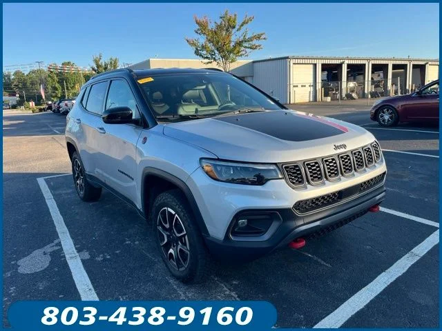 Used 2025 Silver Jeep Trailhawk image 1