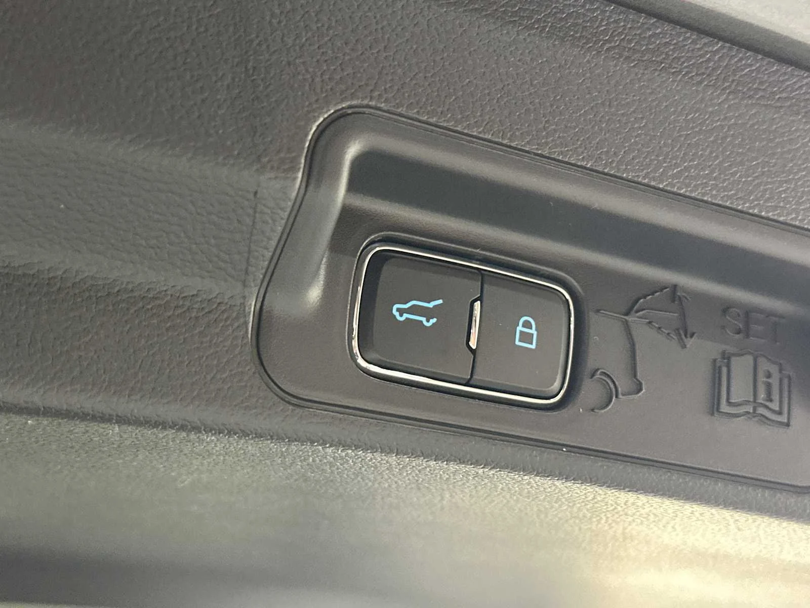 New 2026 Carbonized Gray Metallic Ford Tremor image 20