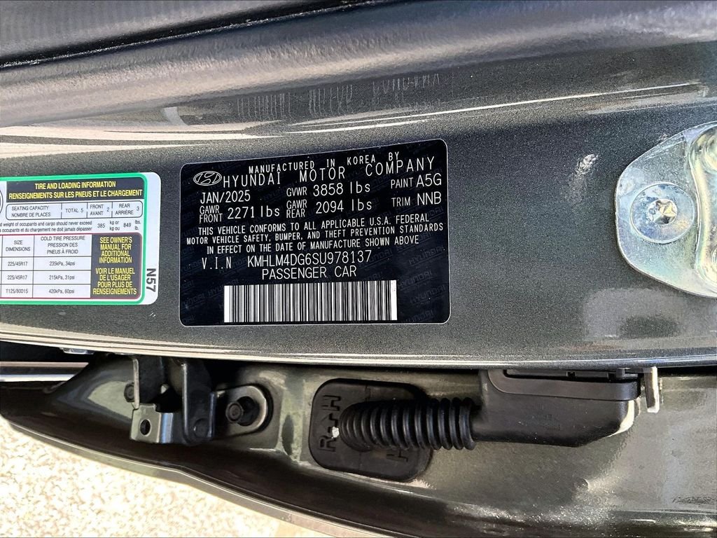 Used 2025 Gray Hyundai SEL Sport image 27