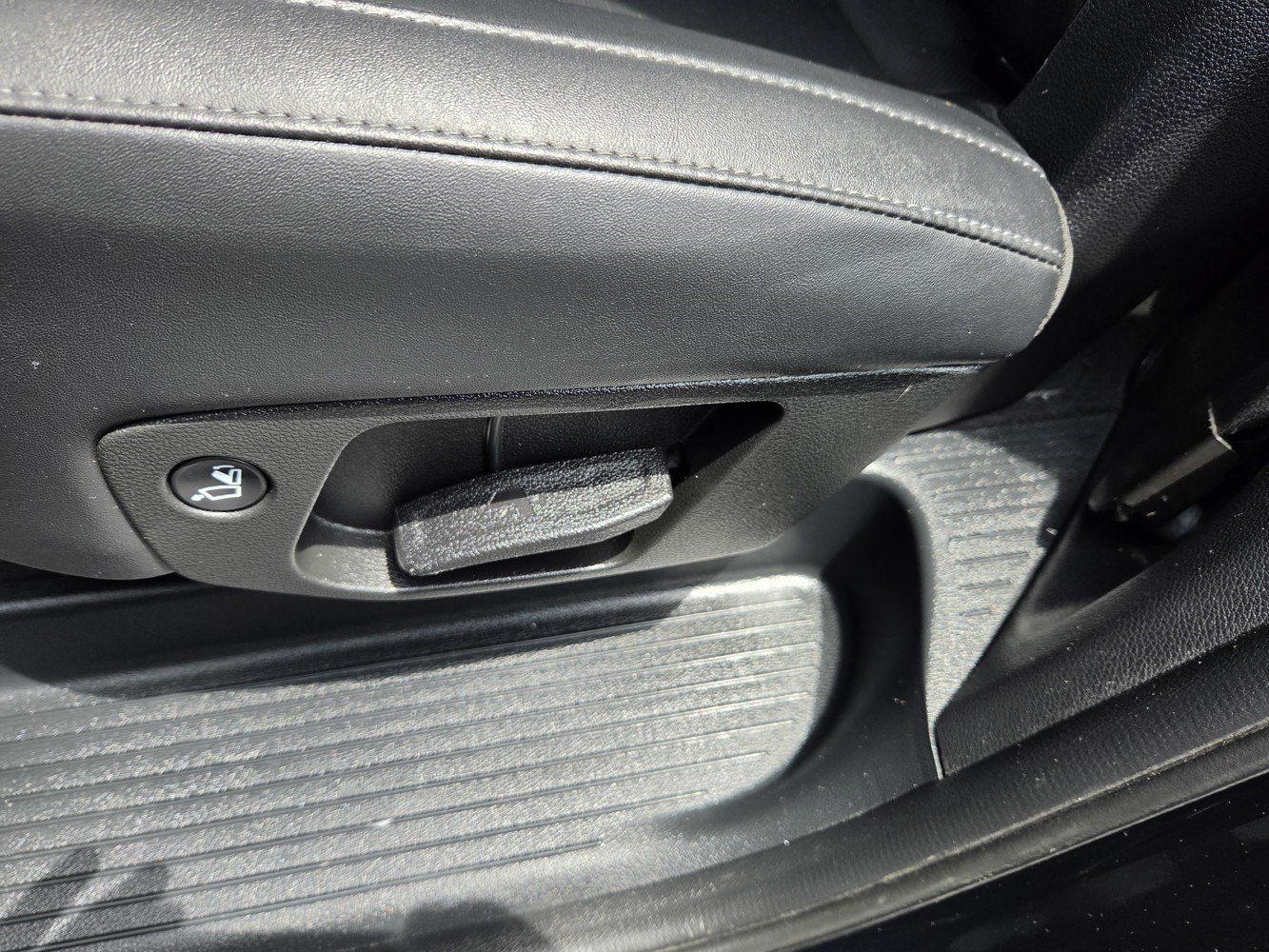 Used 2023 Ebony Black Kia S image 31