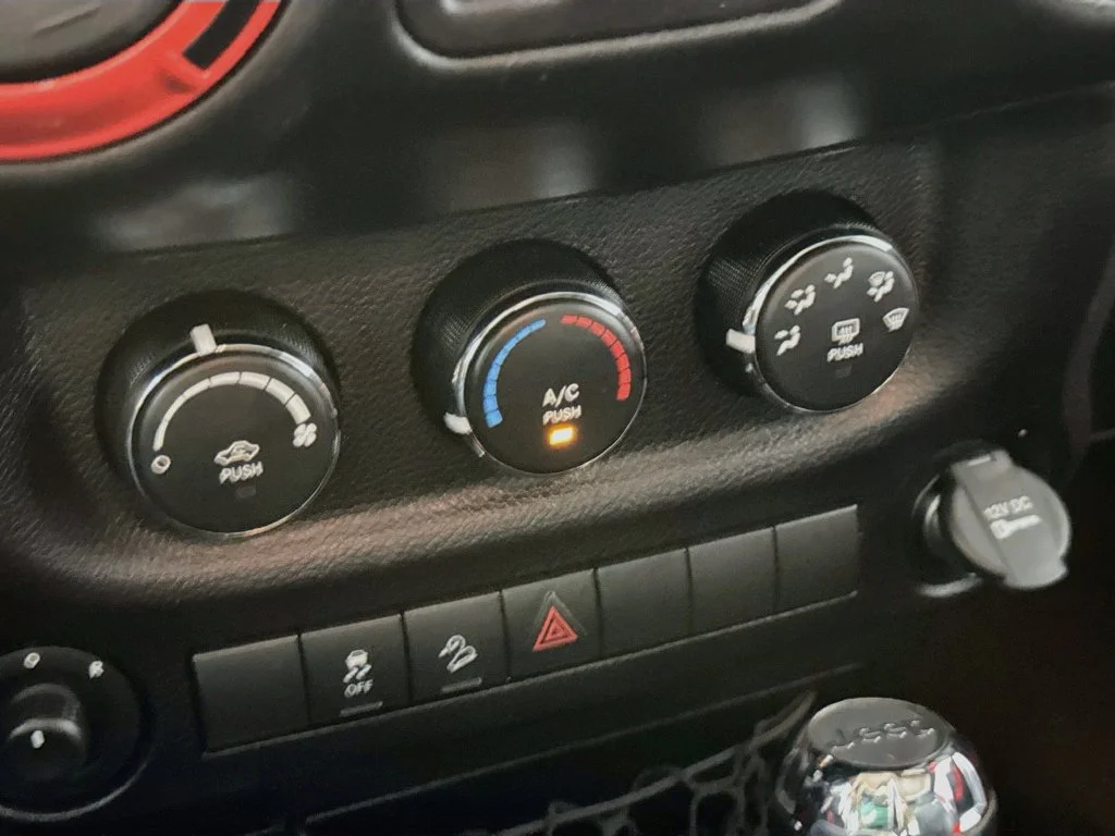 Used 2015 Red Jeep Sport image 17