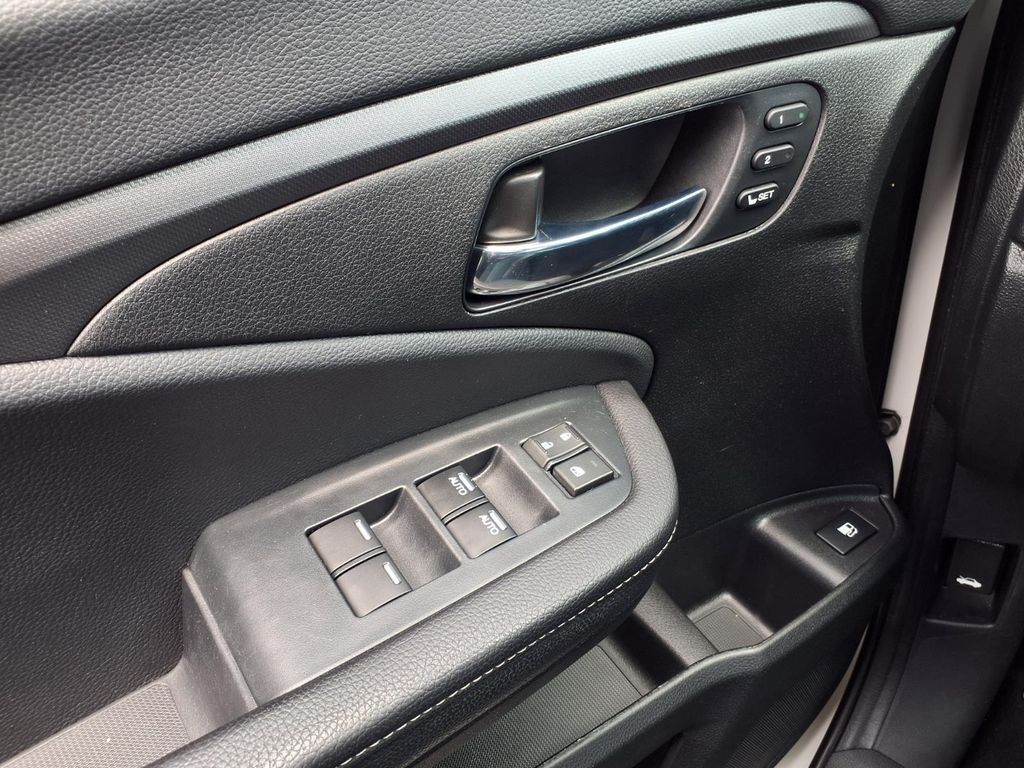 Used 2023 White Honda RTL-E image 13