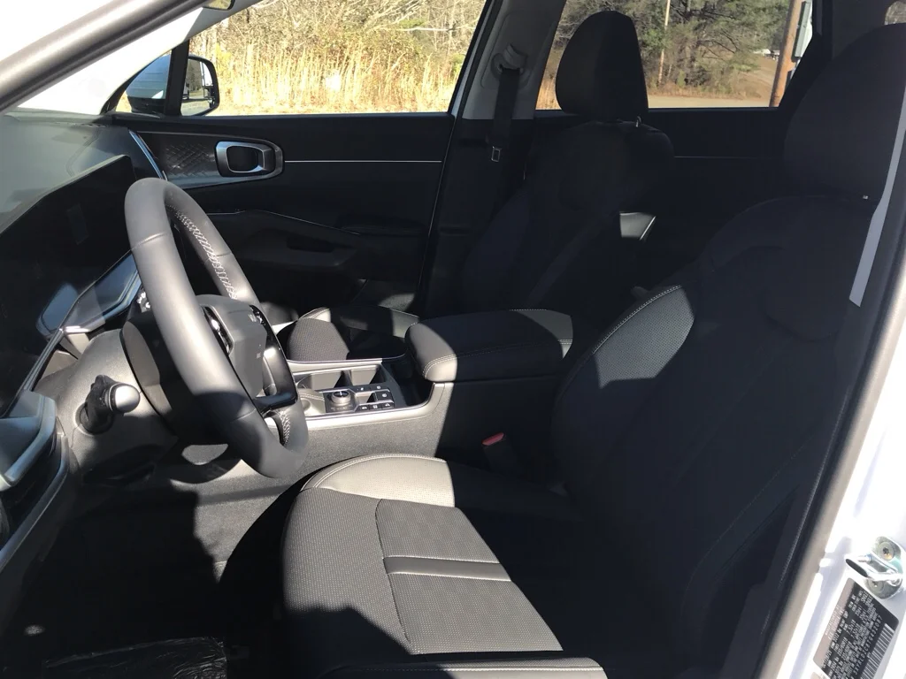 2026 Kia Sorento S - Photo 9