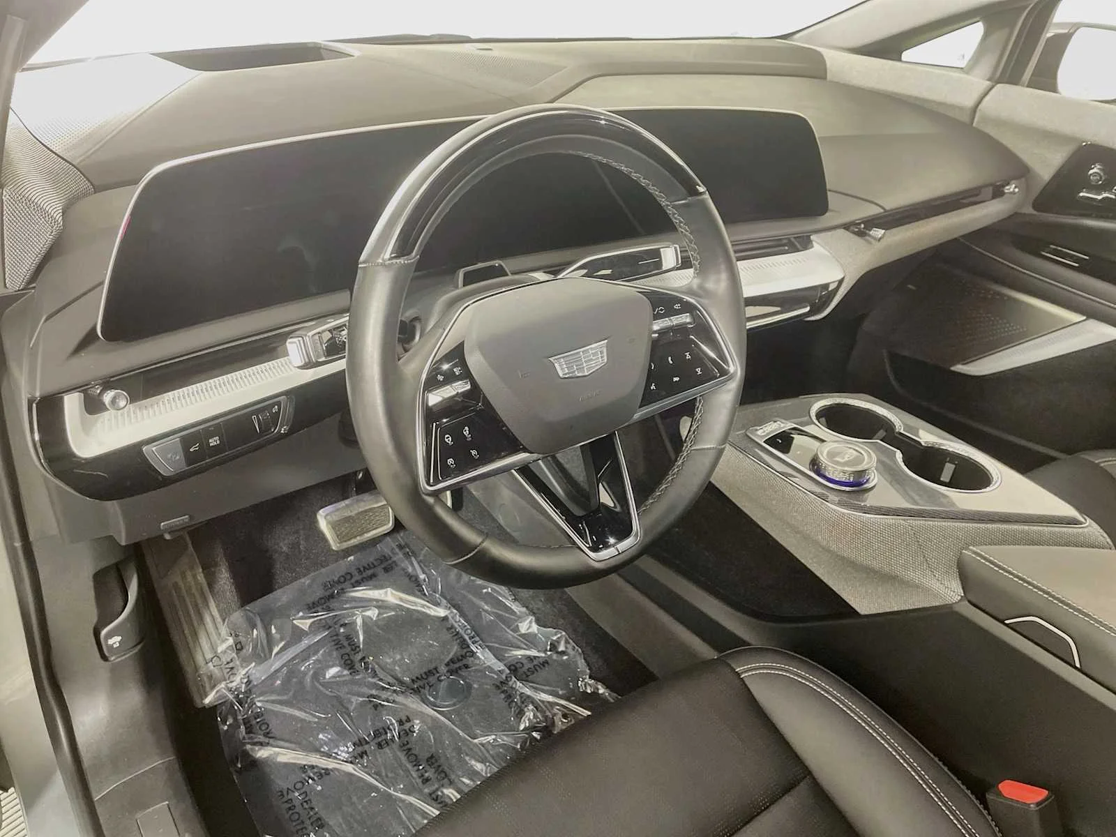 Used 2025 Argent Silver Metallic Cadillac Sport image 7