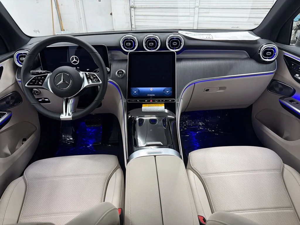 New 2027 Black Mercedes-Benz GLC 300 image 23