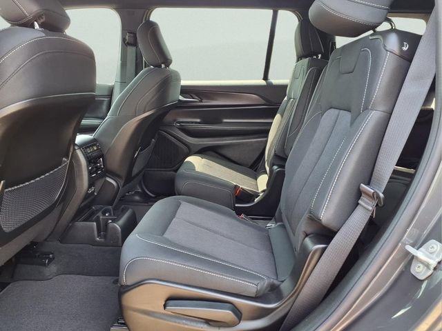 New 2026 Baltic Gray Metallic Clear-Coat Exterior Paint Jeep Laredo X image 13