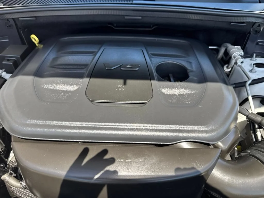 Used 2018 Bright White Clearcoat Jeep Laredo E image 33