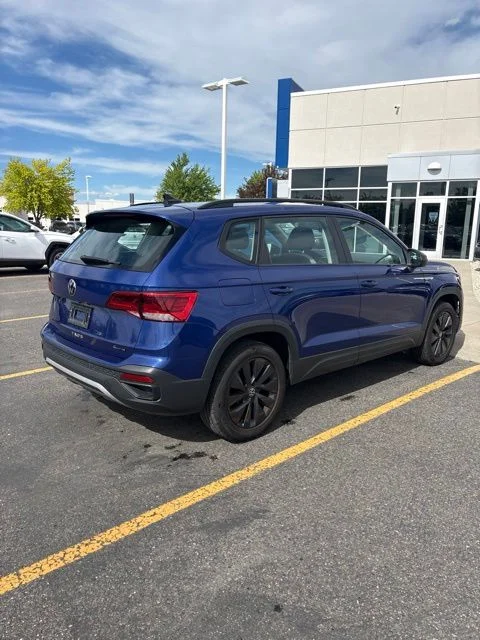 Used 2022 Blue Volkswagen 1.5T S image 4