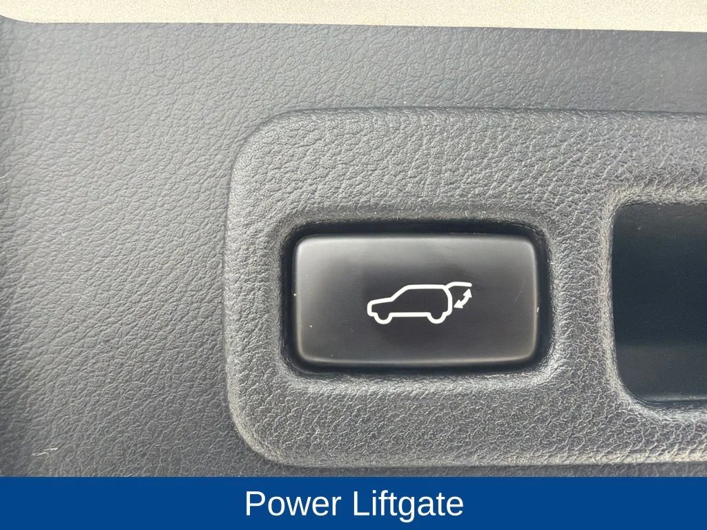 Used 2015 Atomic Silver Lexus 200t image 8